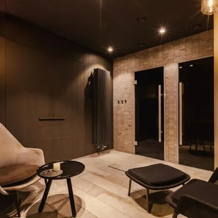 Luxury By The アパート グディニャ